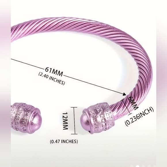 Elegant Gold-Toned Women's Bracelet - Picture 7 of 9